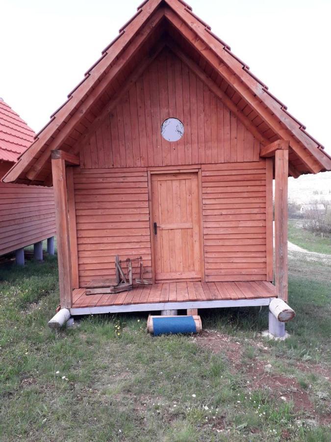 Апартаменти Imanje Jelen
